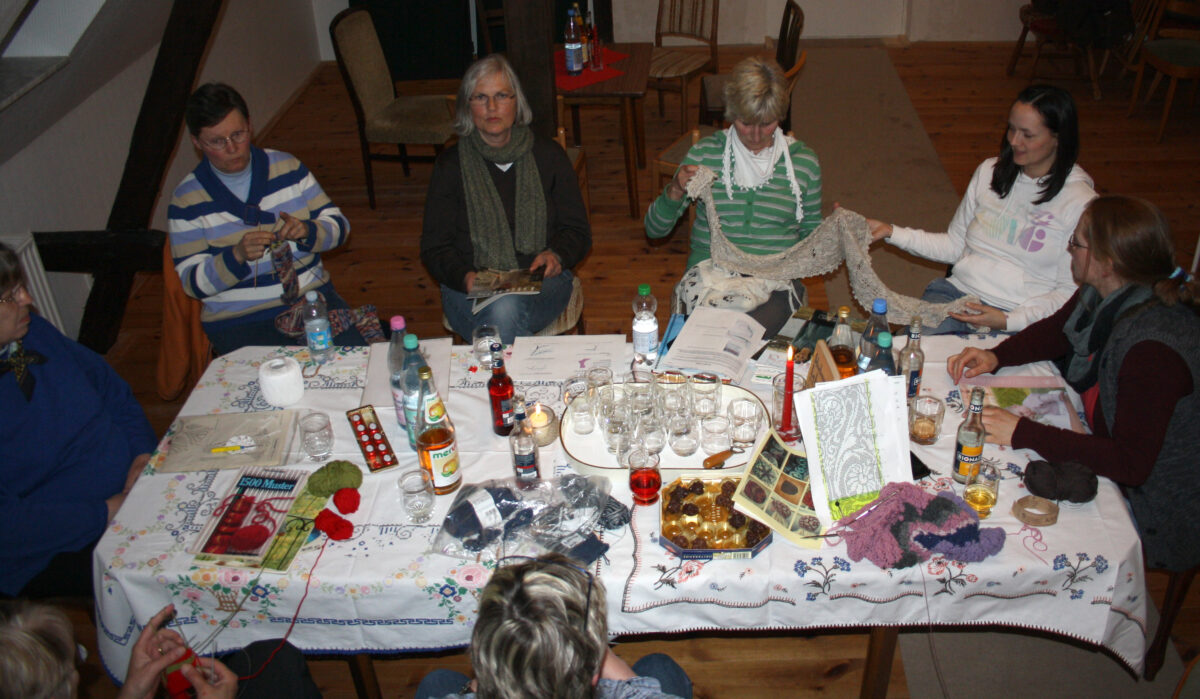 05.04.2011 - 1. Treffen des Häkelbüdelklubs im Museum