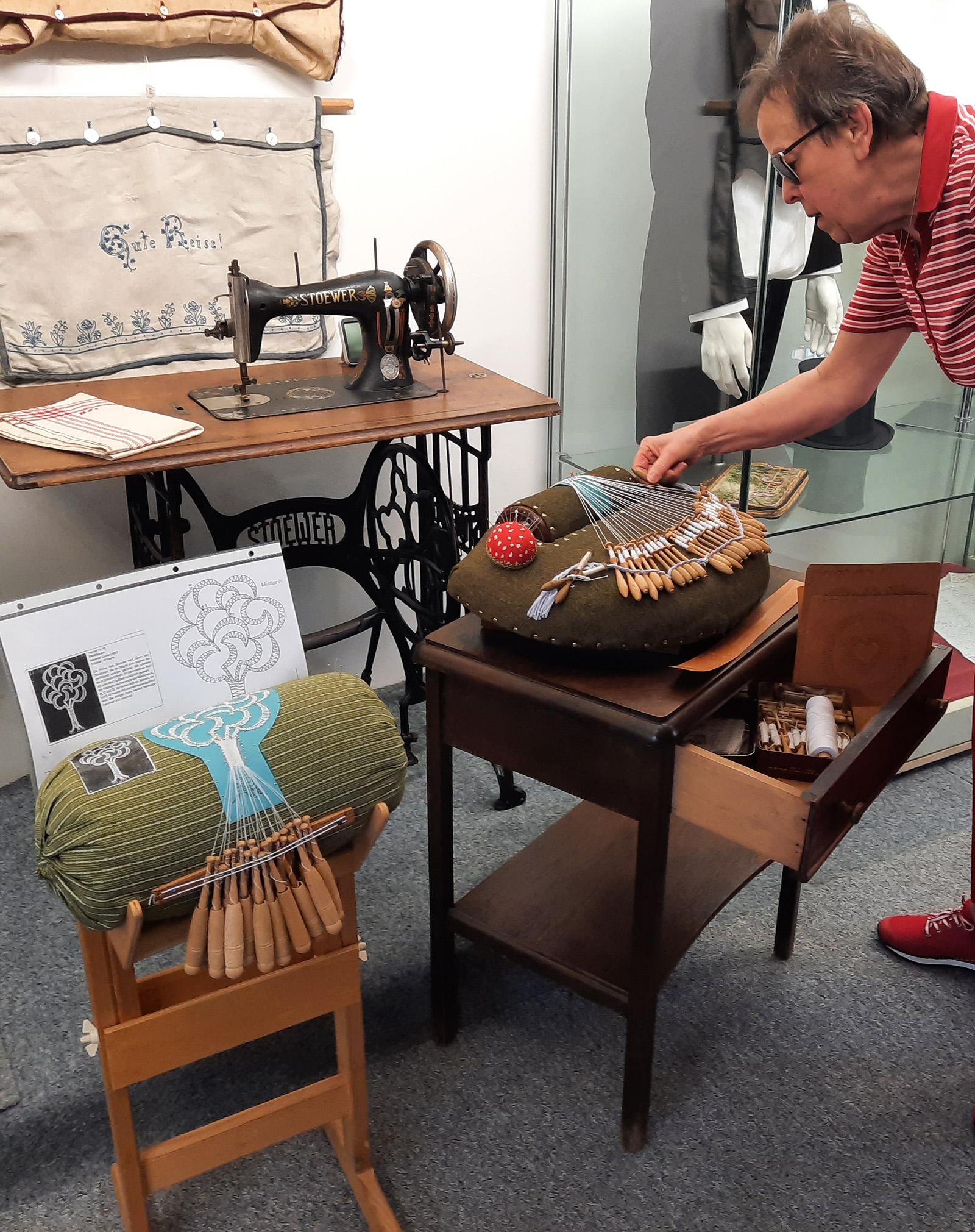 Klöppeln - eine alte Handarbeitstechnik - Museum für