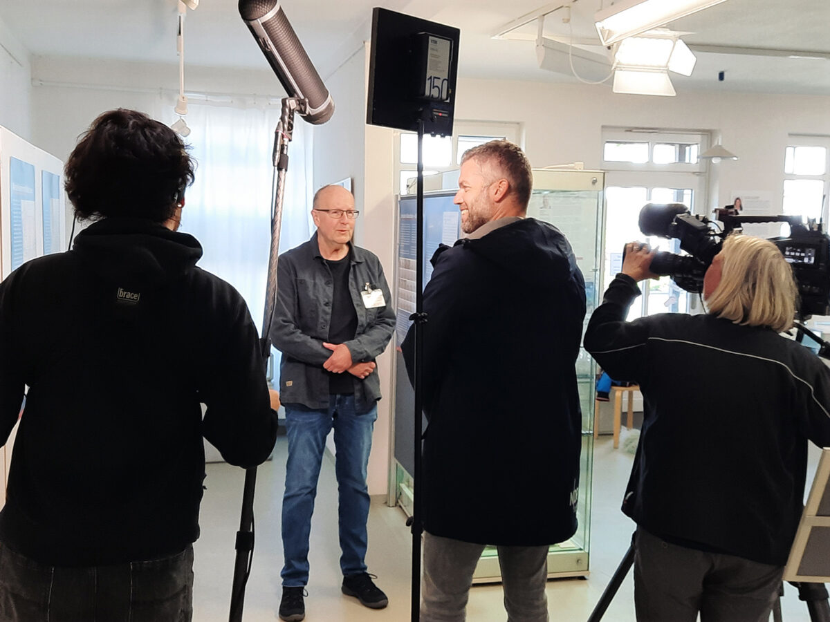 Phillip Kamke - Aufnahmen in der Sonderaussstellung für das Schleswig-Holstein Magazin
mit Ullrich Günther
NDR im Museum