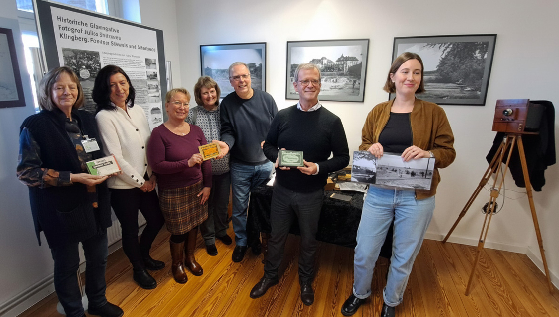 von links: Vorsitzende Karin Bühring, Bürgermeisterin Bettina Schäfer, Annika Liebetreu, Frau und Herr Jünger, Bernd Bauer-Mohrhagen, Dr. Constanze Köster